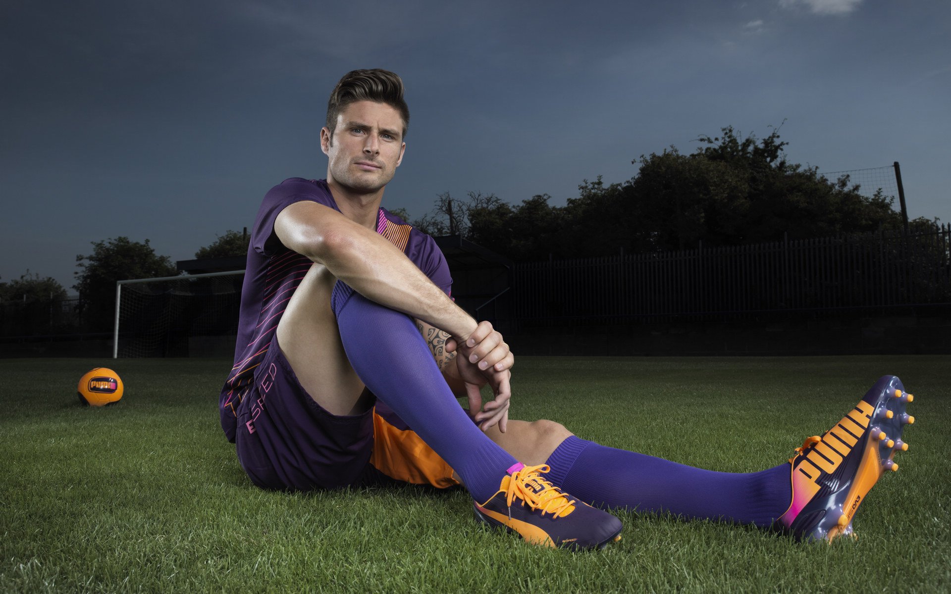 亚洲铁闸威震欧洲！富安健洋冠军级表现引领防线，威尔士打穿尼斯一役展现顶级价值