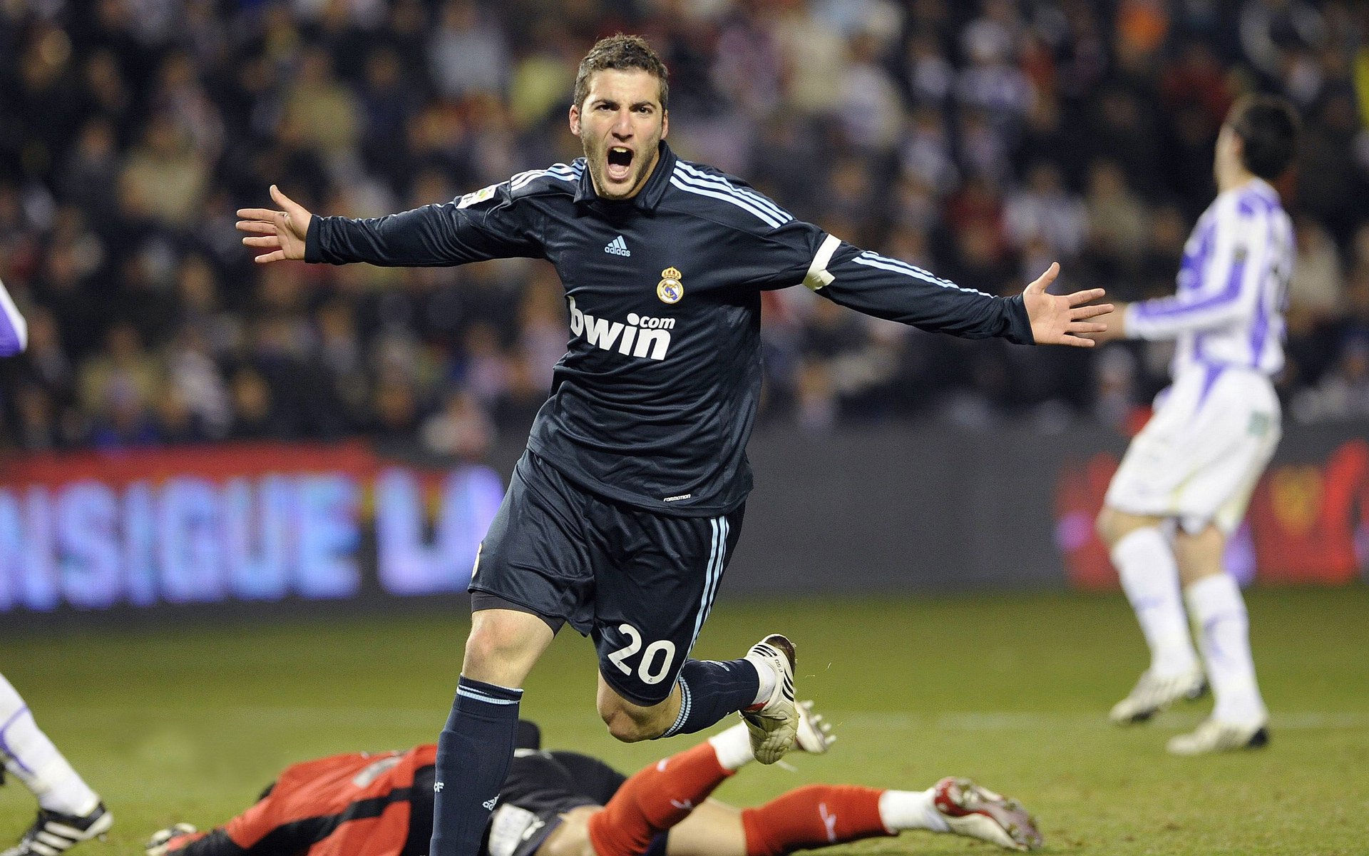 开云官网-孤胆英雄，当弗拉霍维奇在秘鲁的雨夜里挺身而出